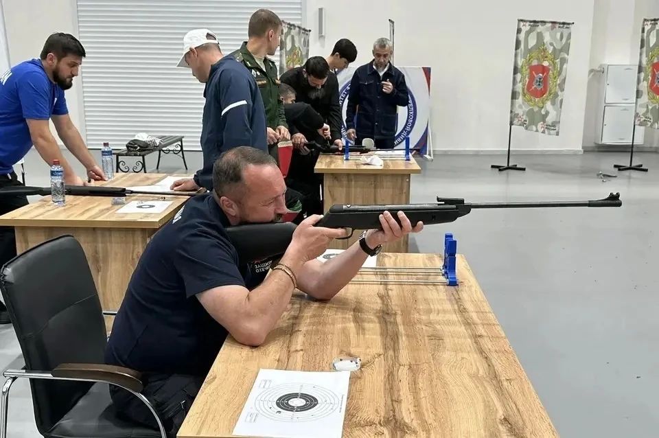 Донецкие ветераны завоевали медали на «Кубке Защитников Отечества» в Чечне Донецкие ветераны завоевали медали на «Кубке Защитников Отечества» в Чечне