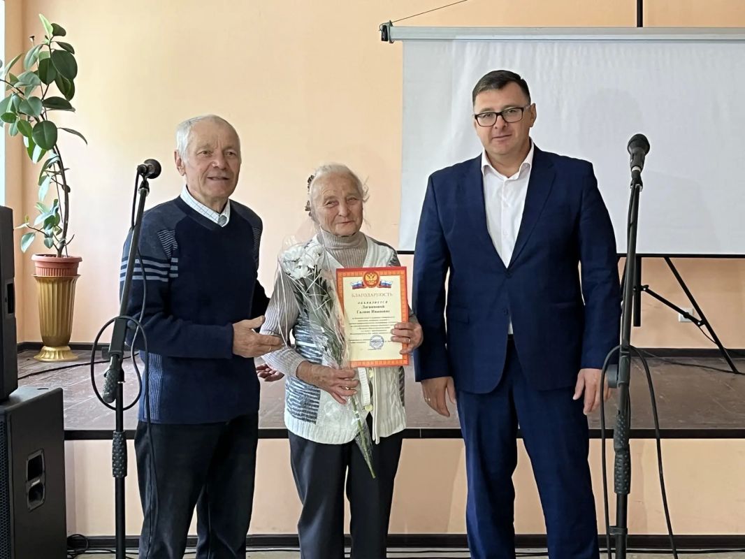 Василий Овчаров: Сегодня, 1 октября, от всего сердца поздравляем старшее, мудрое поколение Василий Овчаров: Сегодня, 1 октября, от всего сердца поздравляем старшее, мудрое поколение