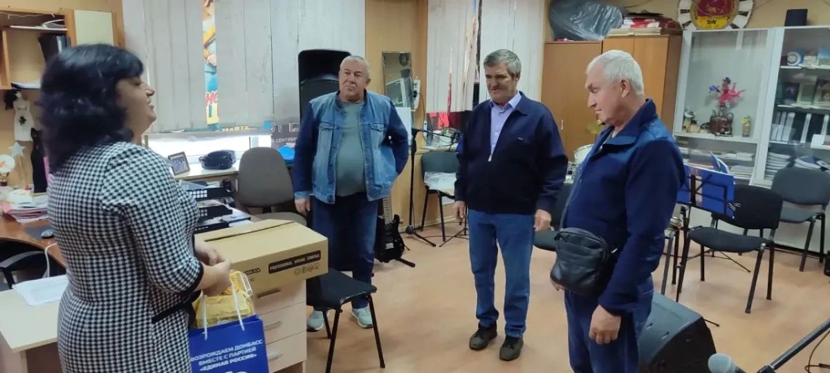Поздравили музыкантов Мангушского округа Поздравили музыкантов Мангушского округа