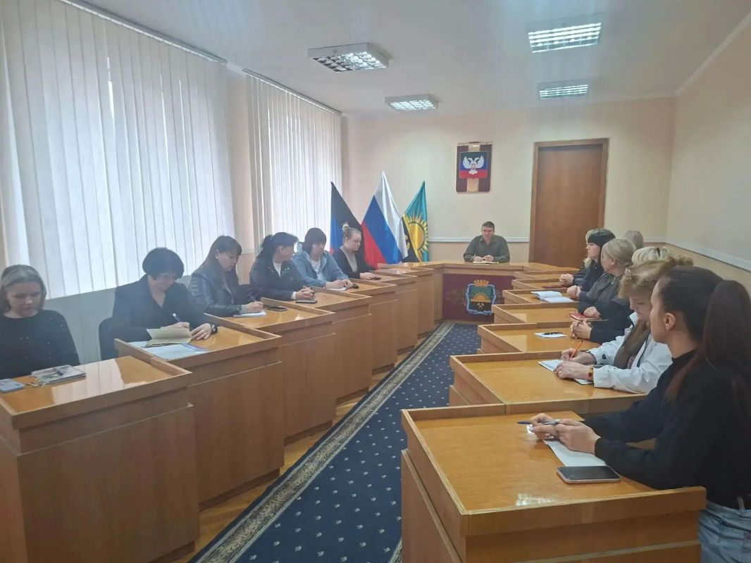 Сегодня, 1 октября, в Управе Кировского внутригородского района Администрации городского округа Макеевка Донецкой Народной Республики состоялся День хозяйственного руководителя, для участия в котором были приглашены... Сегодня, 1 октября, в Управе Кировского внутригородского района Администрации городского округа Макеевка Донецкой Народной Республики состоялся День хозяйственного руководителя, для участия в котором были приглашены...