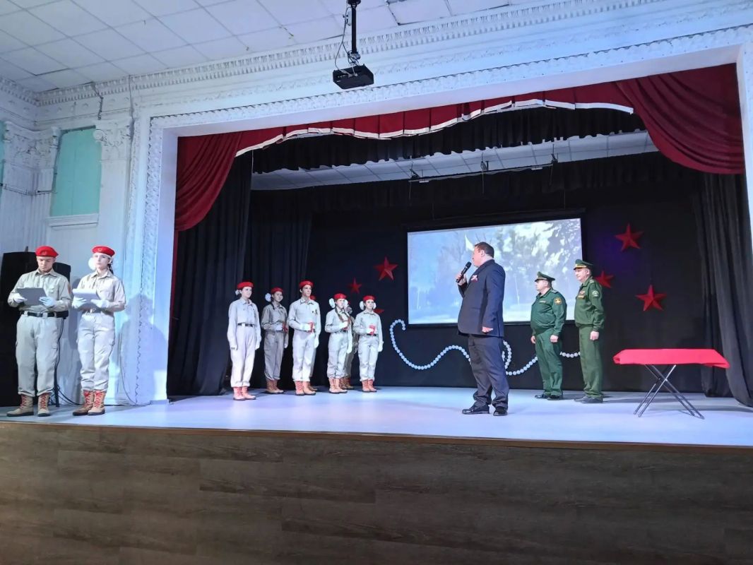 Дмитрий Огилец: 30 сентября, в День воссоединения ДНР, ЛНР, Запорожской и Херсонской областей с Россией, в Центре детского и юношеского творчества города Харцызска состоялось важное событие Дмитрий Огилец: 30 сентября, в День воссоединения ДНР, ЛНР, Запорожской и Херсонской областей с Россией, в Центре детского и юношеского творчества города Харцызска состоялось важное событие