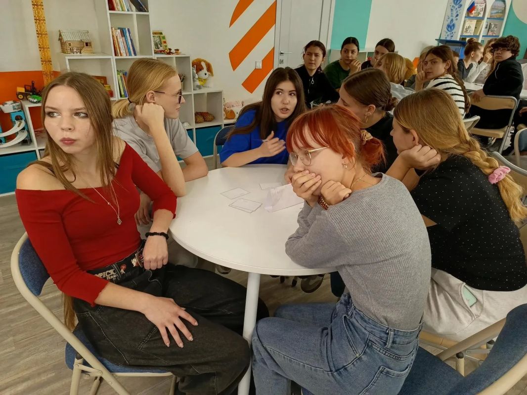 Для мариупольских студентов провели историческую викторину Для мариупольских студентов провели историческую викторину