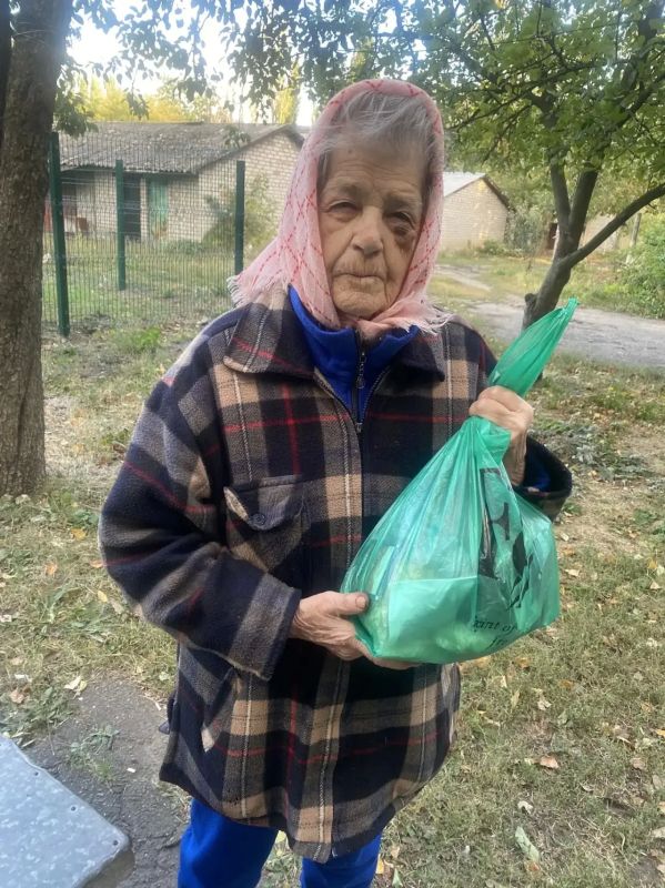 От сердца к сердцу. В городском округе Иловайск в честь празднования Международного Дня пожилых людей, который ежегодно отмечается 1 октября, прошла трогательная и важная акция «От сердца к сердцу» От сердца к сердцу. В городском округе Иловайск в честь празднования Международного Дня пожилых людей, который ежегодно отмечается 1 октября, прошла трогательная и важная акция «От сердца к сердцу»
