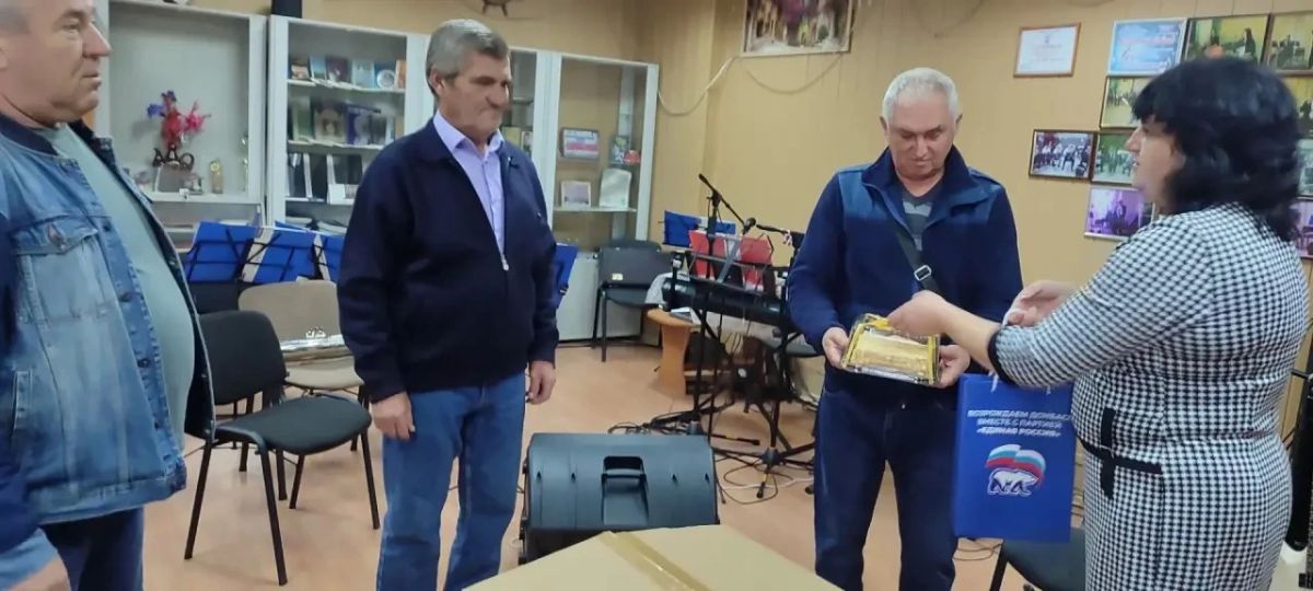 Поздравили музыкантов Мангушского округа Поздравили музыкантов Мангушского округа