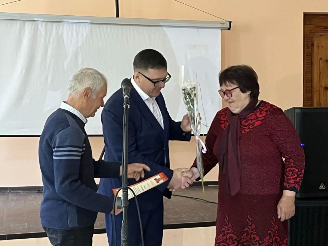 Василий Овчаров: Сегодня, 1 октября, от всего сердца поздравляем старшее, мудрое поколение Василий Овчаров: Сегодня, 1 октября, от всего сердца поздравляем старшее, мудрое поколение