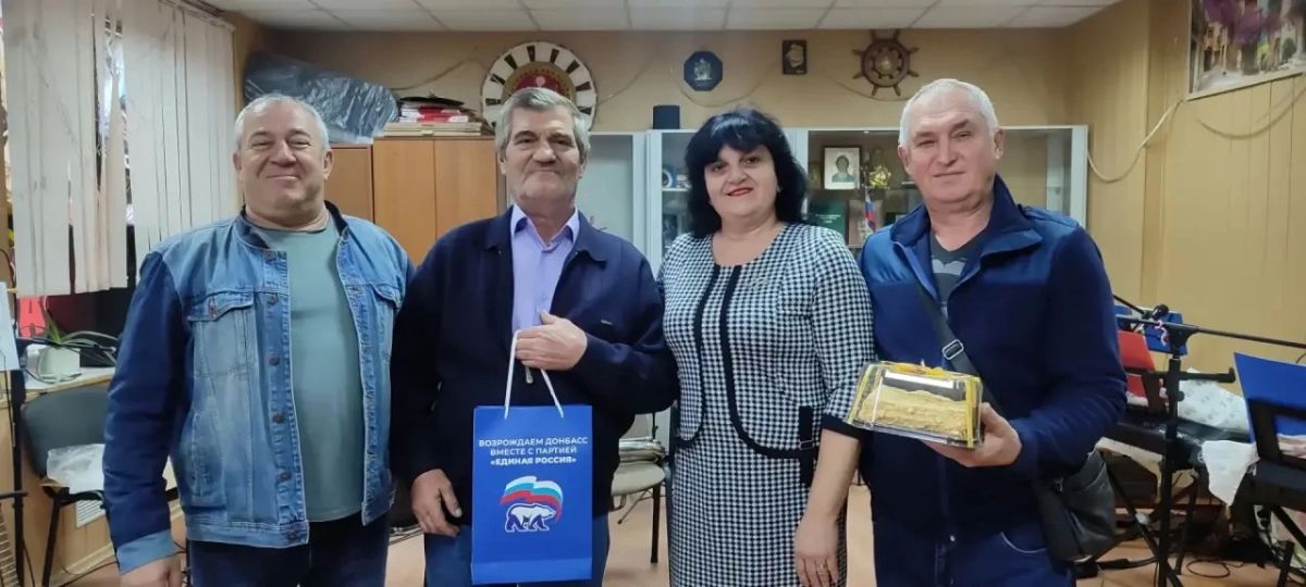 Поздравили музыкантов Мангушского округа Поздравили музыкантов Мангушского округа
