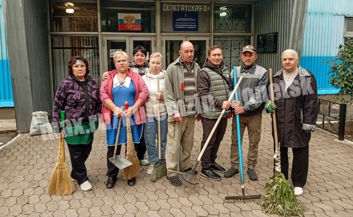 Сотрудники учреждений спорта и культуры приняли активное участие в еженедельной акции «Чистый четверг» Сотрудники учреждений спорта и культуры приняли активное участие в еженедельной акции «Чистый четверг»