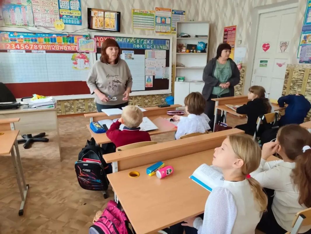 1 октября в библиотеке-филиале №1 для ребят 2 класса был проведен урок общения «Волшебный мир С.Т. Аксакова», посвященный 235-летию русского писателя 1 октября в библиотеке-филиале №1 для ребят 2 класса был проведен урок общения «Волшебный мир С.Т. Аксакова», посвященный 235-летию русского писателя