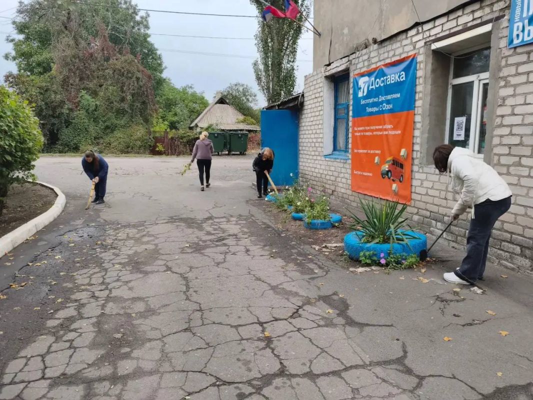 В г. Моспино продолжается еженедельная экологическая акция «Чистый четверг» в рамках проекта «Городская среда» В г. Моспино продолжается еженедельная экологическая акция «Чистый четверг» в рамках проекта «Городская среда»