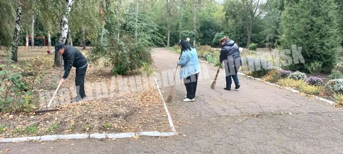 Сотрудники учреждений спорта и культуры приняли активное участие в еженедельной акции «Чистый четверг» Сотрудники учреждений спорта и культуры приняли активное участие в еженедельной акции «Чистый четверг»