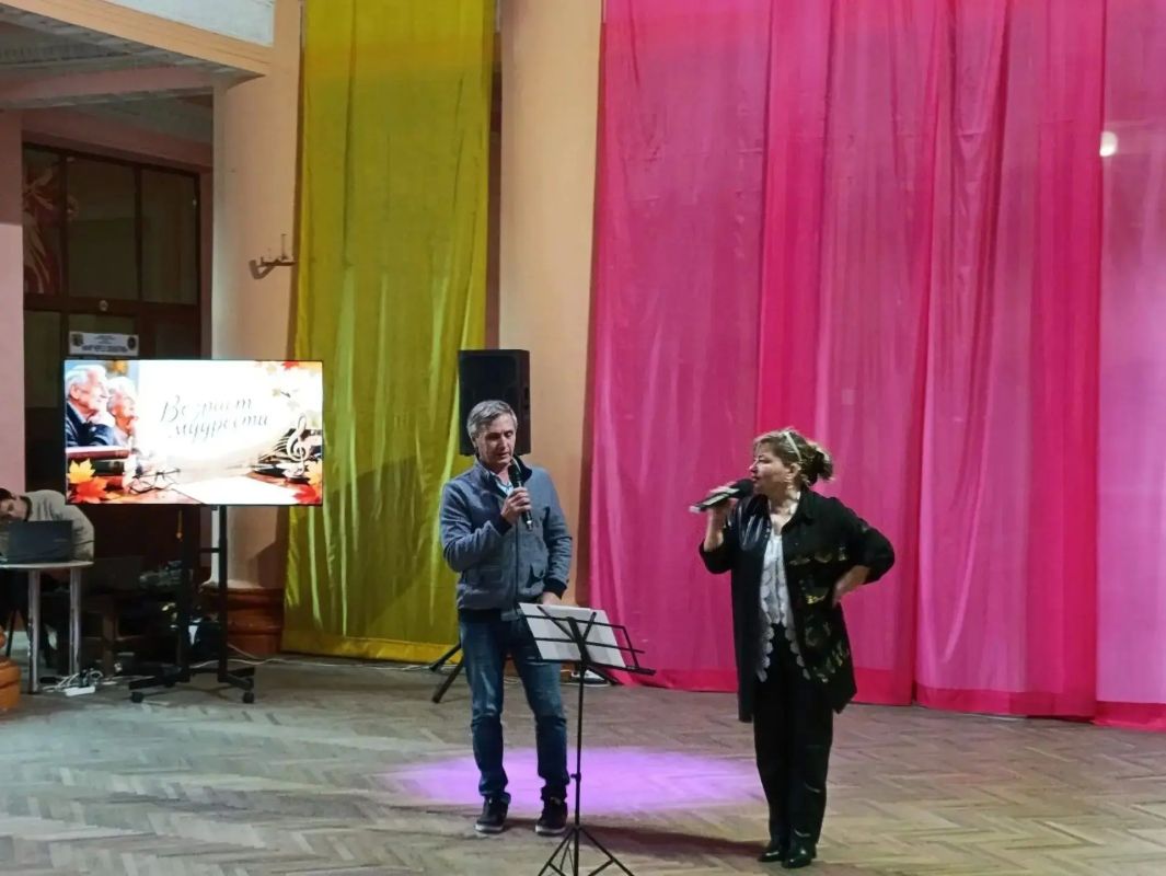 «ВОЗРАСТ МУДРОСТИ». В МБУ «ДК ИМ. В. МАЯКОВСКОГО Г. О. ТОРЕЗ» состоялась музыкально-познавательная интерактивная программа, приуроченная ко Дню пожилого человека «ВОЗРАСТ МУДРОСТИ». В МБУ «ДК ИМ. В. МАЯКОВСКОГО Г. О. ТОРЕЗ» состоялась музыкально-познавательная интерактивная программа, приуроченная ко Дню пожилого человека