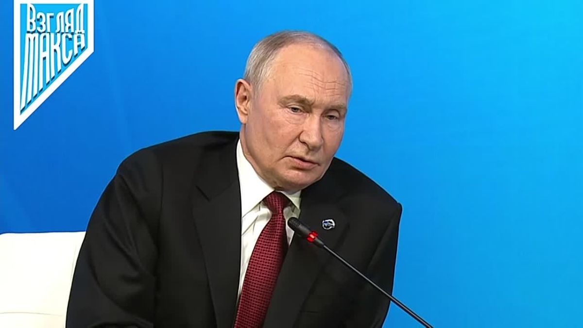 Президент России Владимир Путин выступает на пленарной сессии XXII Ежегодного заседания Международного дискуссионного клуба «Валдай»