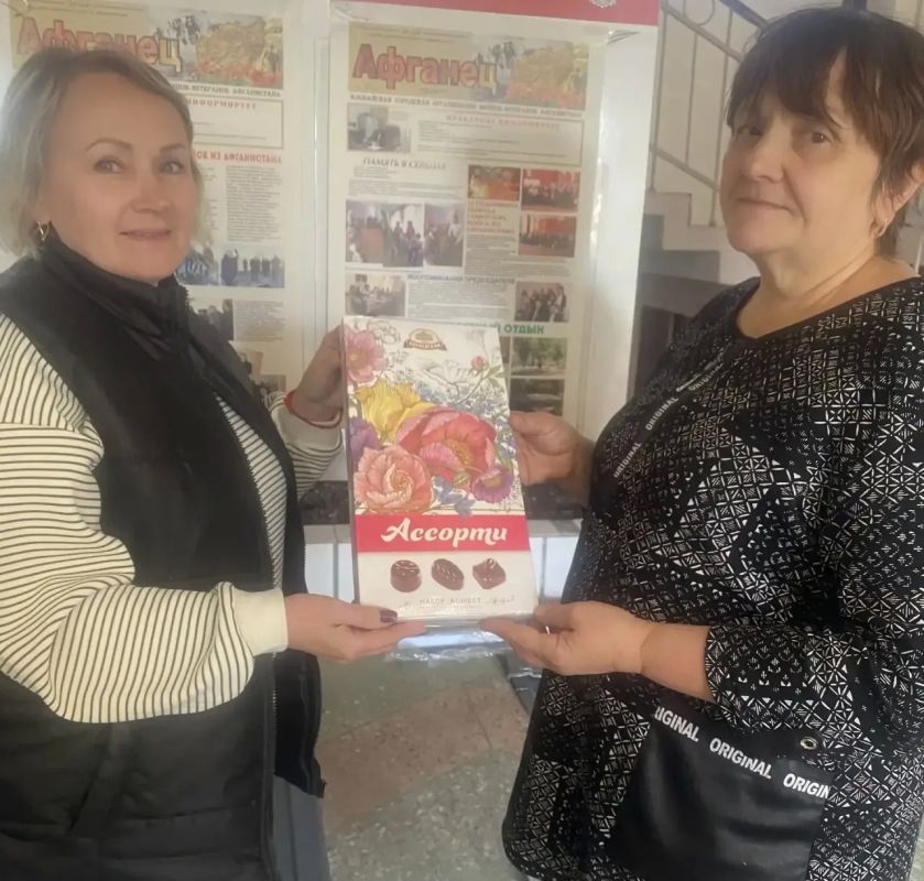 От сердца к сердцу. В городском округе Иловайск в честь празднования Международного Дня пожилых людей, который ежегодно отмечается 1 октября, прошла трогательная и важная акция «От сердца к сердцу» От сердца к сердцу. В городском округе Иловайск в честь празднования Международного Дня пожилых людей, который ежегодно отмечается 1 октября, прошла трогательная и важная акция «От сердца к сердцу»