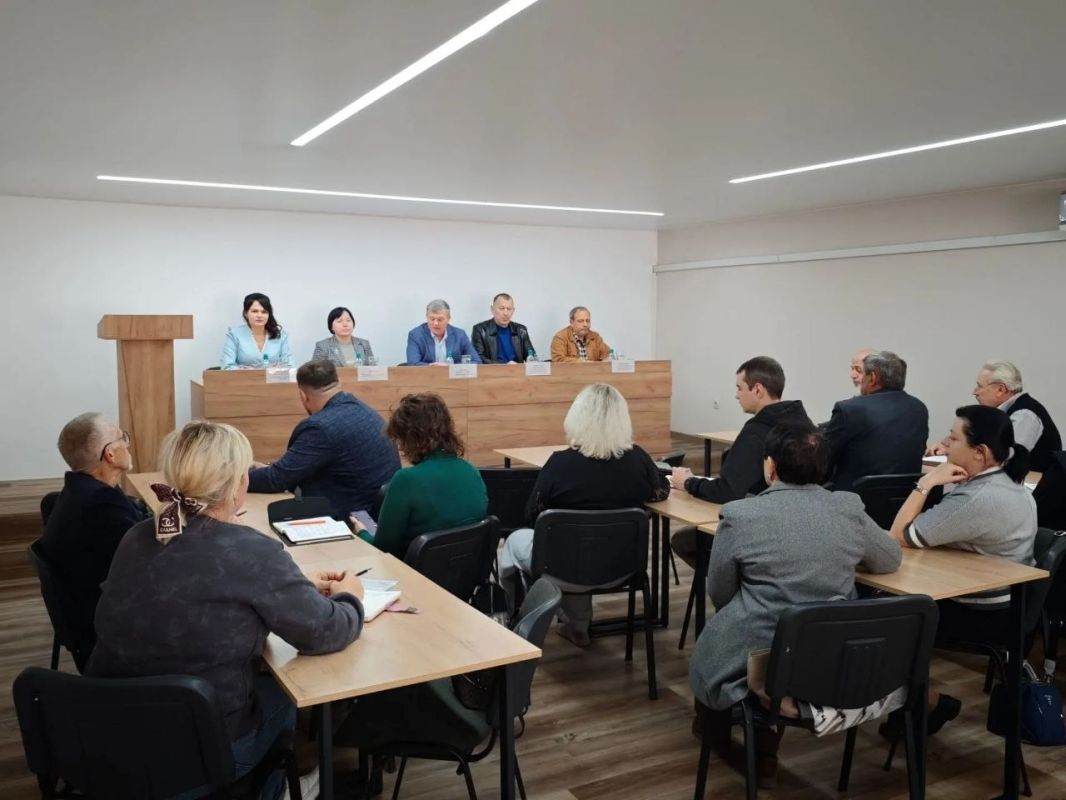 Новый этап защиты трудовых прав: в Донецке подписан договор о взаимодействии Юго-Западной трудинспекции и Федерации профсоюзов ДНР Новый этап защиты трудовых прав: в Донецке подписан договор о взаимодействии Юго-Западной трудинспекции и Федерации профсоюзов ДНР