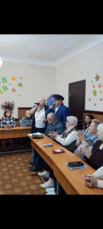 «Нам года — не беда, коль душа молода!»: как в Шахтерске отметили День пожилого человека «Нам года — не беда, коль душа молода!»: как в Шахтерске отметили День пожилого человека