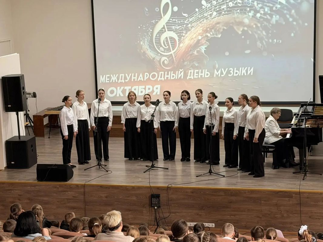1 октября, в Международный день музыки, в стенах ДШИ «Симфония Приморья», в рамках партийного проекта "Культура малой Родины" состоялся яркий и душевный концерт под названием «Симфония юных талантов» 1 октября, в Международный день музыки, в стенах ДШИ «Симфония Приморья», в рамках партийного проекта "Культура малой Родины" состоялся яркий и душевный концерт под названием «Симфония юных талантов»