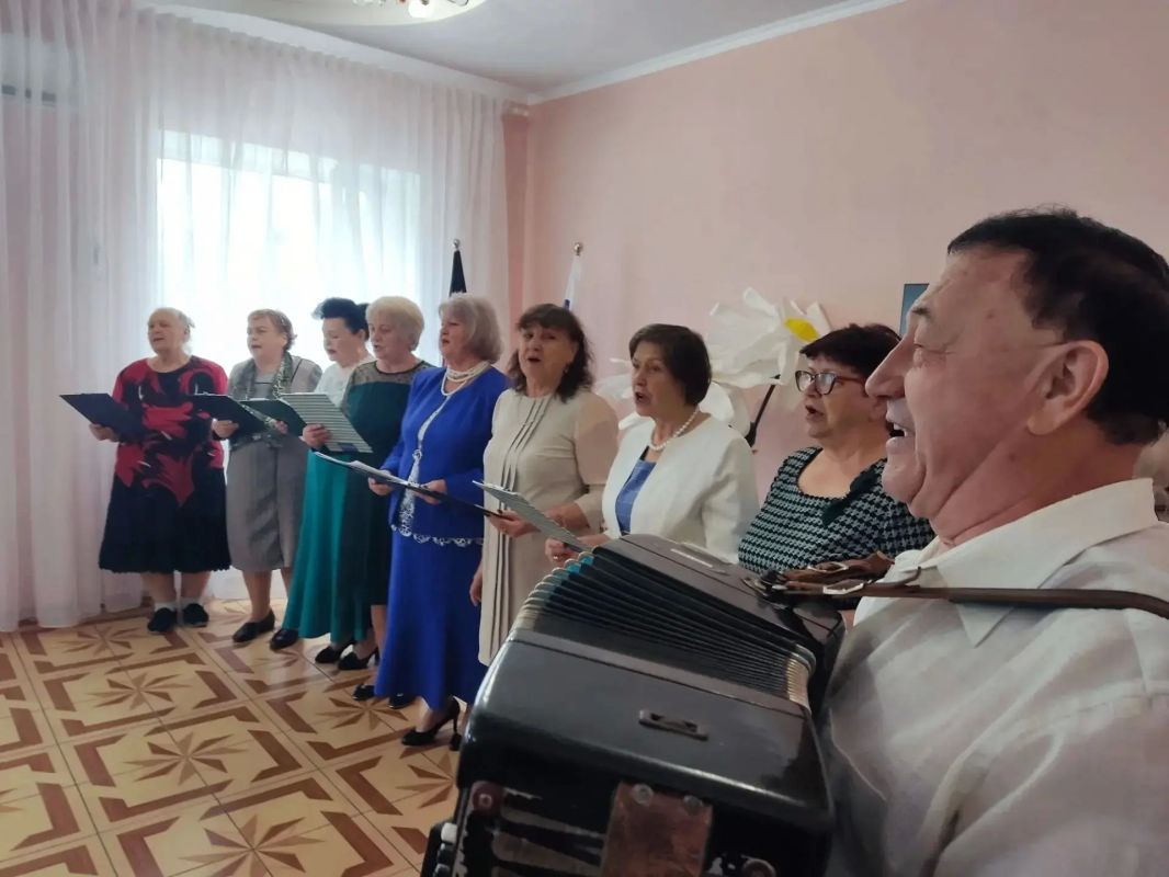 «Золотая осень жизни»: в Харцызске состоялся праздничный концерт для представителей старшего поколения «Золотая осень жизни»: в Харцызске состоялся праздничный концерт для представителей старшего поколения