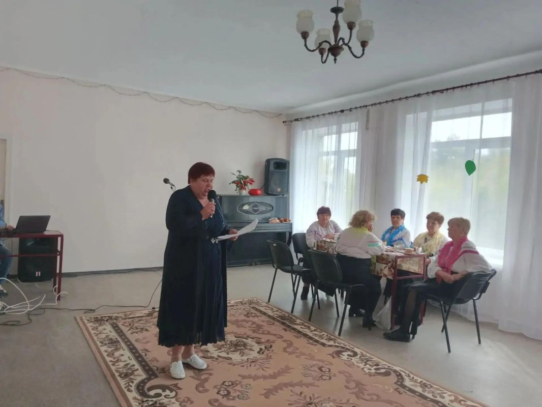 Ко Дню пожилого человека сотрудники МБУ «Дебальцевский центр культуры и досуга» организовали душевную встречу для жителей посёлка 8 Марта Ко Дню пожилого человека сотрудники МБУ «Дебальцевский центр культуры и досуга» организовали душевную встречу для жителей посёлка 8 Марта