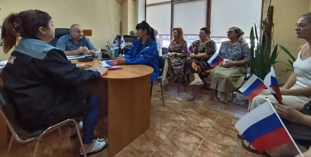 По решению Главы Республики Дениса Пушилина, 2 октября, депутат Макеевского городского совета Александр Морозов провел встречу с трудовым коллективом филиала № 4 «Макеевкокс» ООО «Южный горно-металлургический комплекс...