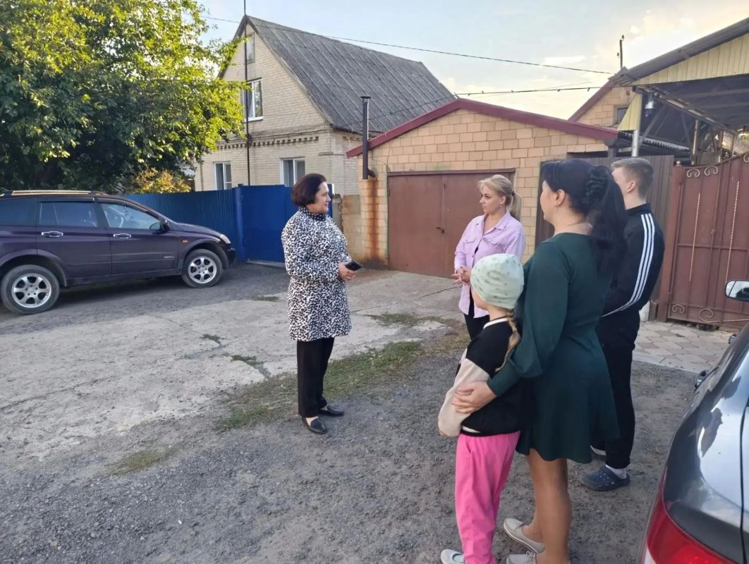 Депутат Амвросиевского муниципального совета Наталья Мачула провела встречу с жителями улицы Некрасова