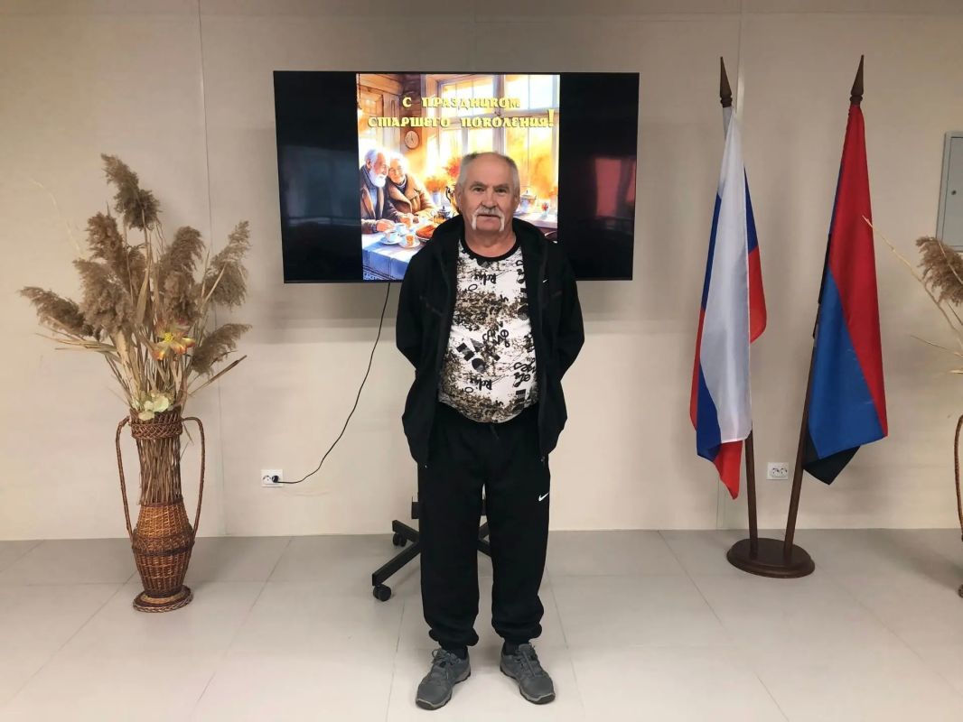 В Ждановском клубе по интересам прошло мероприятие, посвящённое Году народного единства и Дню пожилого человека В Ждановском клубе по интересам прошло мероприятие, посвящённое Году народного единства и Дню пожилого человека