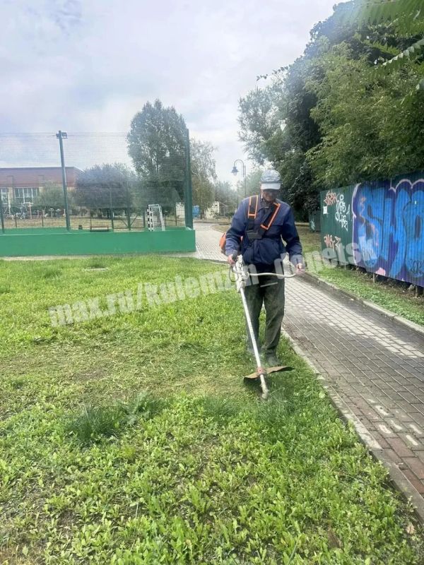 Сотрудники Дирекции парков продолжают работу по благоустройству территорий Сотрудники Дирекции парков продолжают работу по благоустройству территорий