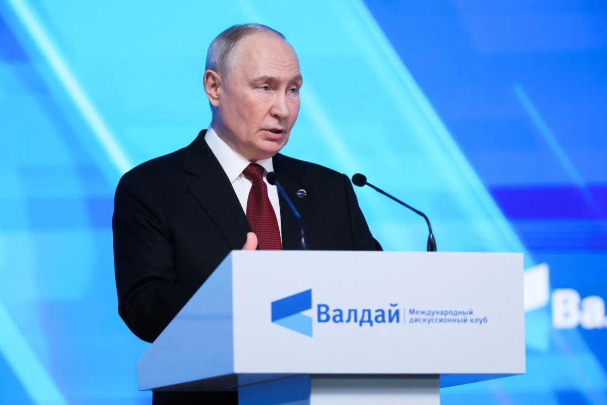 СЛОВО ПРЕЗИДЕНТА. Ключевые заявления Владимира Путина на пленарной сессии XXIII ежегодного заседания Международного дискуссионного клуба «Валдай»: Нейтральный статус Украины остаётся одной из целей России; Москва готова к...