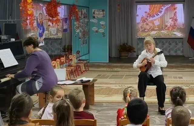 1 октября мир отмечал Международный день музыки, в связи с этим в ГБДОУ «ДЕТСКИЙ САД № 24 Г.О. ХАРЦЫЗСК» ДНР в рамках взаимодействия состоялась встреча с учащимися и преподавателями МБУ ДО "Харцызская детская школа искусств"... 1 октября мир отмечал Международный день музыки, в связи с этим в ГБДОУ «ДЕТСКИЙ САД № 24 Г.О. ХАРЦЫЗСК» ДНР в рамках взаимодействия состоялась встреча с учащимися и преподавателями МБУ ДО "Харцызская детская школа искусств"...