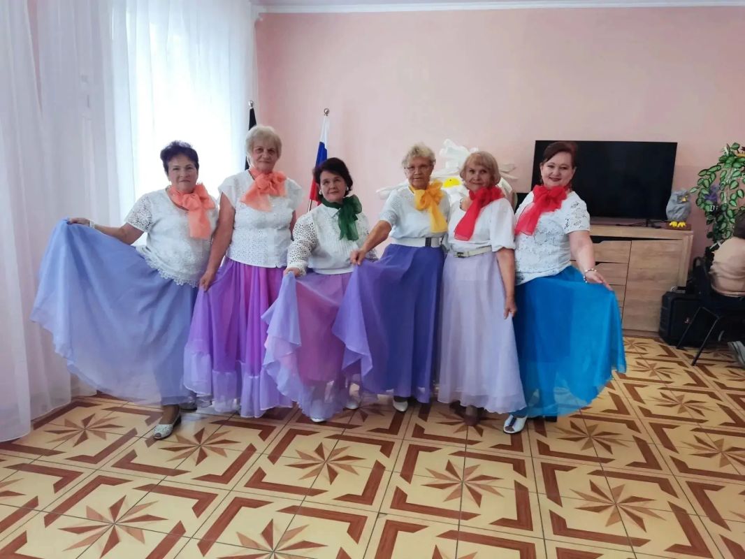 «Золотая осень жизни»: в Харцызске состоялся праздничный концерт для представителей старшего поколения