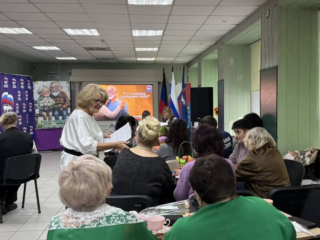 «А в сердце молодость поёт»: в Мангушском округе отметили День пожилого человека «А в сердце молодость поёт»: в Мангушском округе отметили День пожилого человека