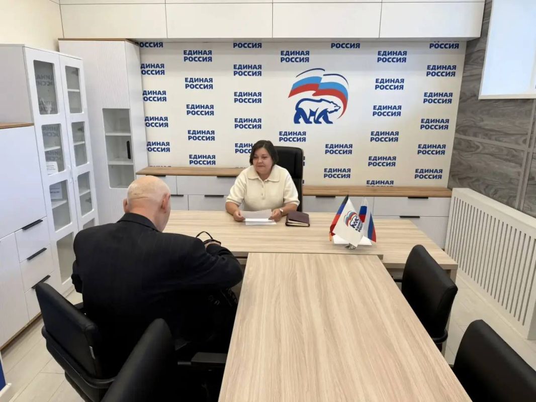 В Макеевке продолжаются работы по содержанию детских игровых площадок В Макеевке продолжаются работы по содержанию детских игровых площадок