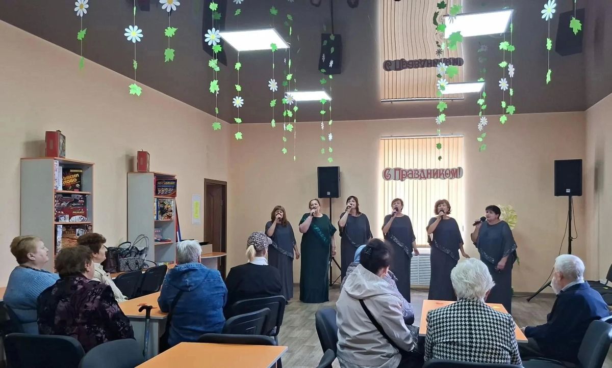 День добра и уважения: в Мироновском поселковом ДК состоялся праздник для старшего поколения День добра и уважения: в Мироновском поселковом ДК состоялся праздник для старшего поколения