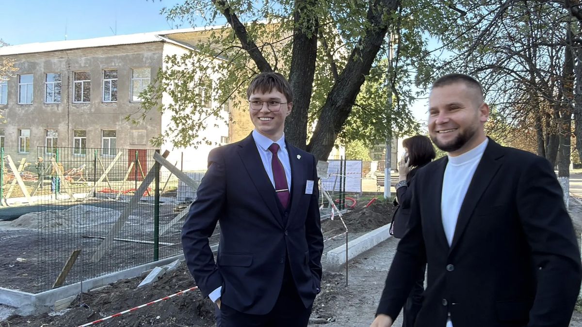Наталья Великодная: Наш юный глава выехал на стройку Наталья Великодная: Наш юный глава выехал на стройку