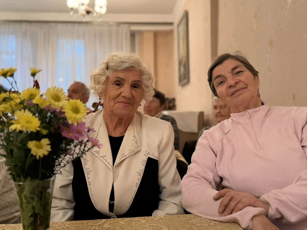 Благотворительный обед в честь Дня пожилого человека Благотворительный обед в честь Дня пожилого человека