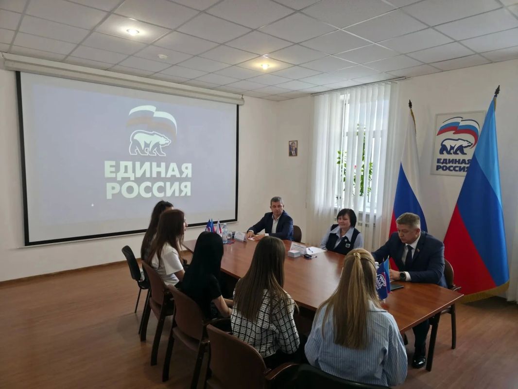 Заместитель руководителя Юго-Западной межрегиональной территориальной государственной инспекции труда Руслан Сиджахов принял участие в приеме педагогов Луганской Народной Республики по актуальным вопросам в рамках III...