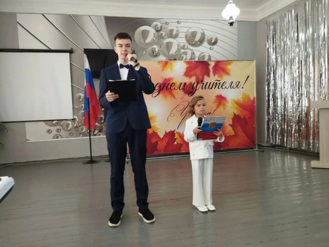 В преддверии Дня учителя в школах города Моспино прошли торжественные праздничные концерты, посвященные этому важному профессиональному празднику В преддверии Дня учителя в школах города Моспино прошли торжественные праздничные концерты, посвященные этому важному профессиональному празднику