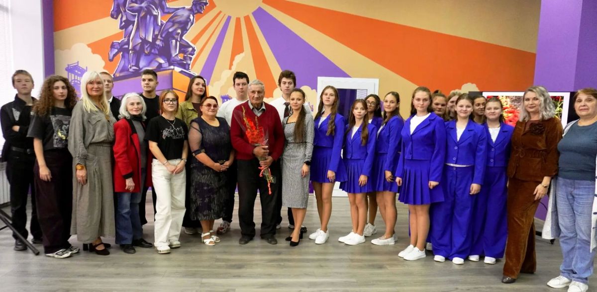Вечер - встреча "Моей земли лицо родное", посвященный творчеству фотохудожника Юрия Давыденко Вечер - встреча "Моей земли лицо родное", посвященный творчеству фотохудожника Юрия Давыденко