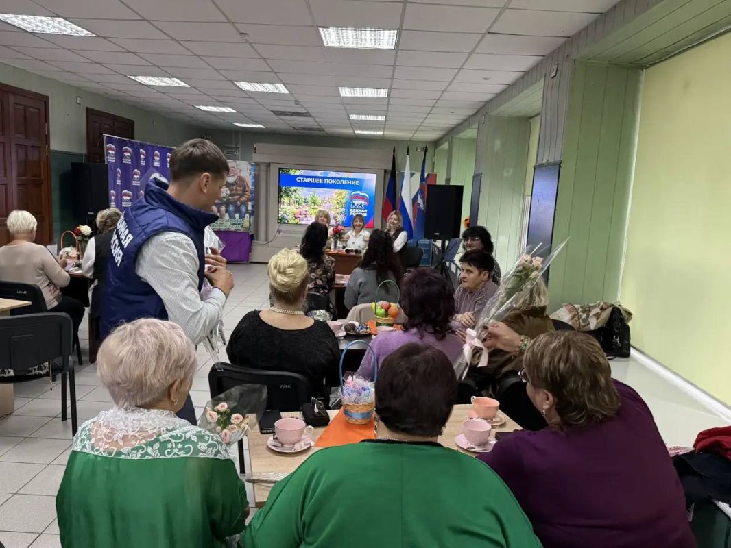 «А в сердце молодость поёт»: в Мангушском округе отметили День пожилого человека «А в сердце молодость поёт»: в Мангушском округе отметили День пожилого человека