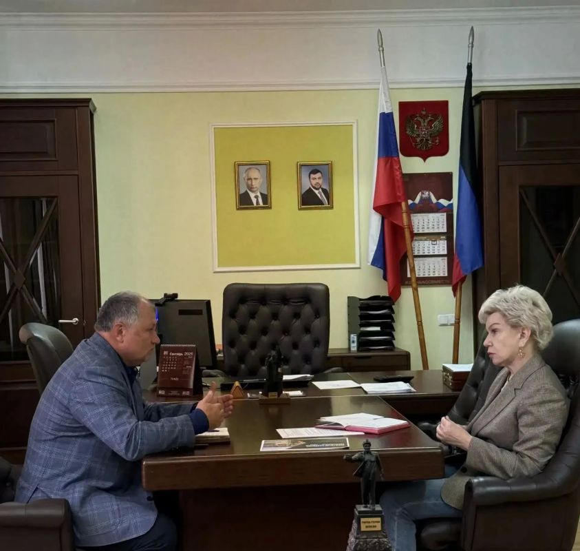 Вице-премьер Татьяна Переверзева провела рабочую встречу с заместителем главы администрации городского округа Енакиево Сергеем Божиком