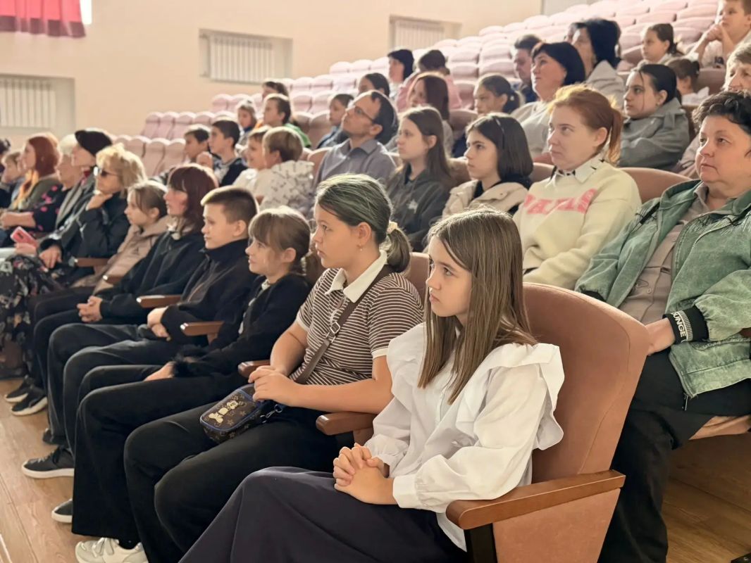 Вчера, 2 октября, в ДШИ «Симфония Приморья» состоялась трансляция Виртуального концертного зала — музыкально-поэтическая фантазия «В гости к органу» Вчера, 2 октября, в ДШИ «Симфония Приморья» состоялась трансляция Виртуального концертного зала — музыкально-поэтическая фантазия «В гости к органу»