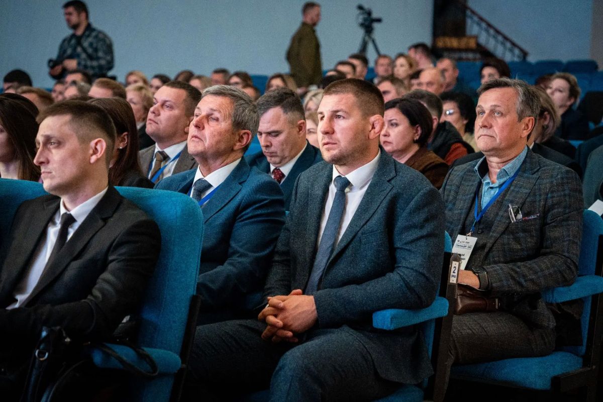 Михаил Желтяков: Стратегия развития Республики до 2042 года — это не набор отдельных отраслевых планов Михаил Желтяков: Стратегия развития Республики до 2042 года — это не набор отдельных отраслевых планов