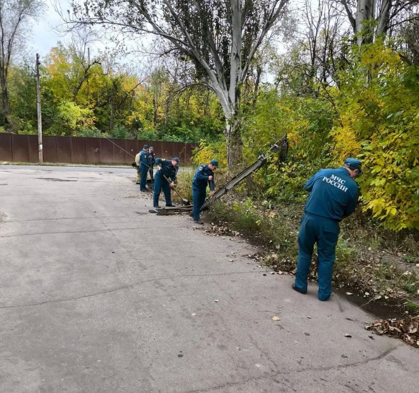 Сегодня, 3 октября, сотрудники 13 пожарно-спасательной части Федерального государственного казенного учреждения «2 пожарно-спасательный отряд Федеральной противопожарной службы Государственной противопожарной службы по... Сегодня, 3 октября, сотрудники 13 пожарно-спасательной части Федерального государственного казенного учреждения «2 пожарно-спасательный отряд Федеральной противопожарной службы Государственной противопожарной службы по...