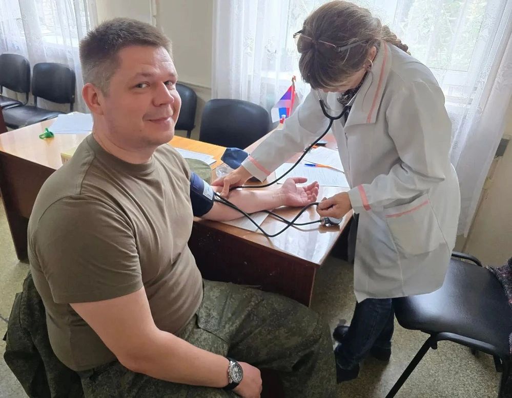 Следователи военных следственных органов СК России сдали кровь для жителей Донбасса Следователи военных следственных органов СК России сдали кровь для жителей Донбасса