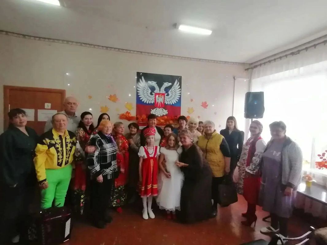 В Центре социального обслуживания населения Амвросиевского района прошел праздничный концерт