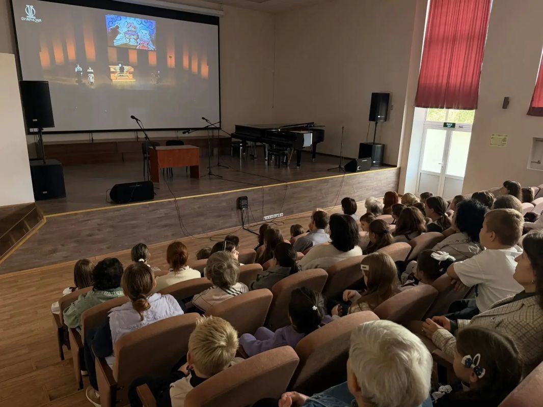 Вчера, 2 октября, в ДШИ «Симфония Приморья» состоялась трансляция Виртуального концертного зала — музыкально-поэтическая фантазия «В гости к органу»