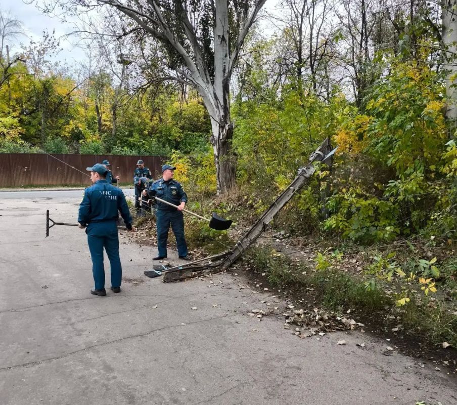 Сегодня, 3 октября, сотрудники 13 пожарно-спасательной части Федерального государственного казенного учреждения «2 пожарно-спасательный отряд Федеральной противопожарной службы Государственной противопожарной службы по... Сегодня, 3 октября, сотрудники 13 пожарно-спасательной части Федерального государственного казенного учреждения «2 пожарно-спасательный отряд Федеральной противопожарной службы Государственной противопожарной службы по...