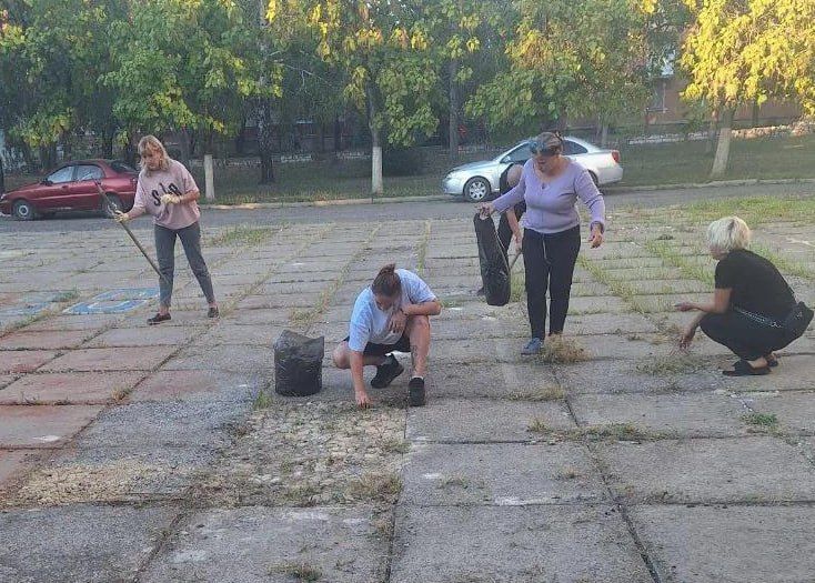 Иван Адамец: Особую признательность выражаем трудовым коллективам социальной сферы, образования, коммунальных служб и работникам торговли Иван Адамец: Особую признательность выражаем трудовым коллективам социальной сферы, образования, коммунальных служб и работникам торговли