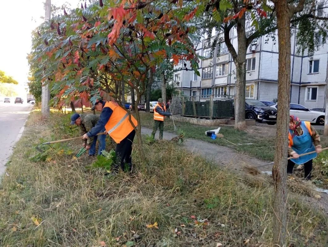 К субботнику присоединились предприятия и учреждения Кировского внутригородского района города Донецк! К субботнику присоединились предприятия и учреждения Кировского внутригородского района города Донецк!