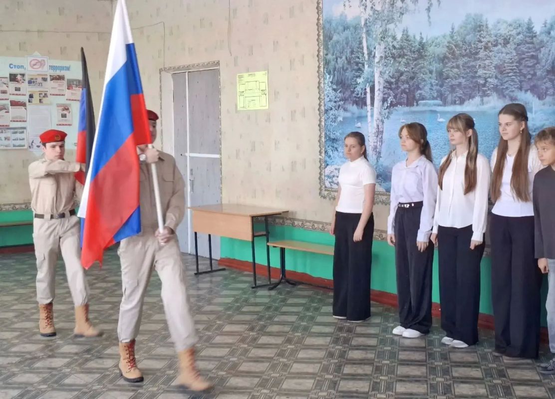 В ГБОУ "Школа №16 г.о. Торез" состоялась ЦЕРЕМОНИЯ ПОСВЯЩЕНИЯ В АКТИВИСТЫ ШКОЛЬНОГО СПАСАТЕЛЬНОГО ОТРЯДА Донецкого РО ВСКС "Прометей"