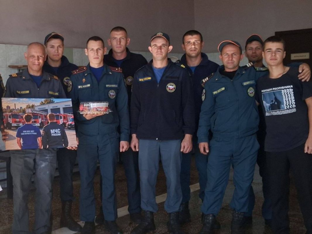 Молодёжка поздравила с Днём гражданской обороны